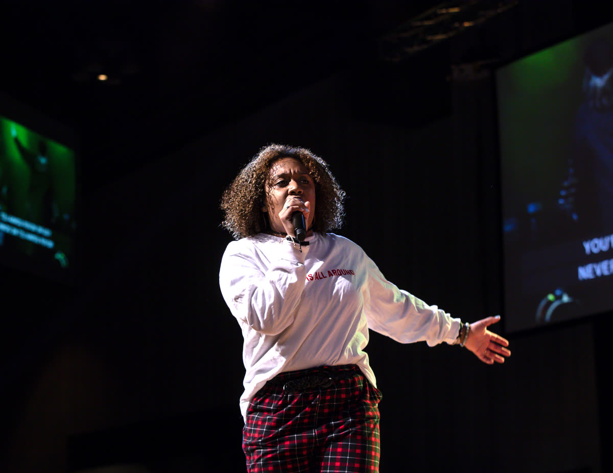 K+E worship moment